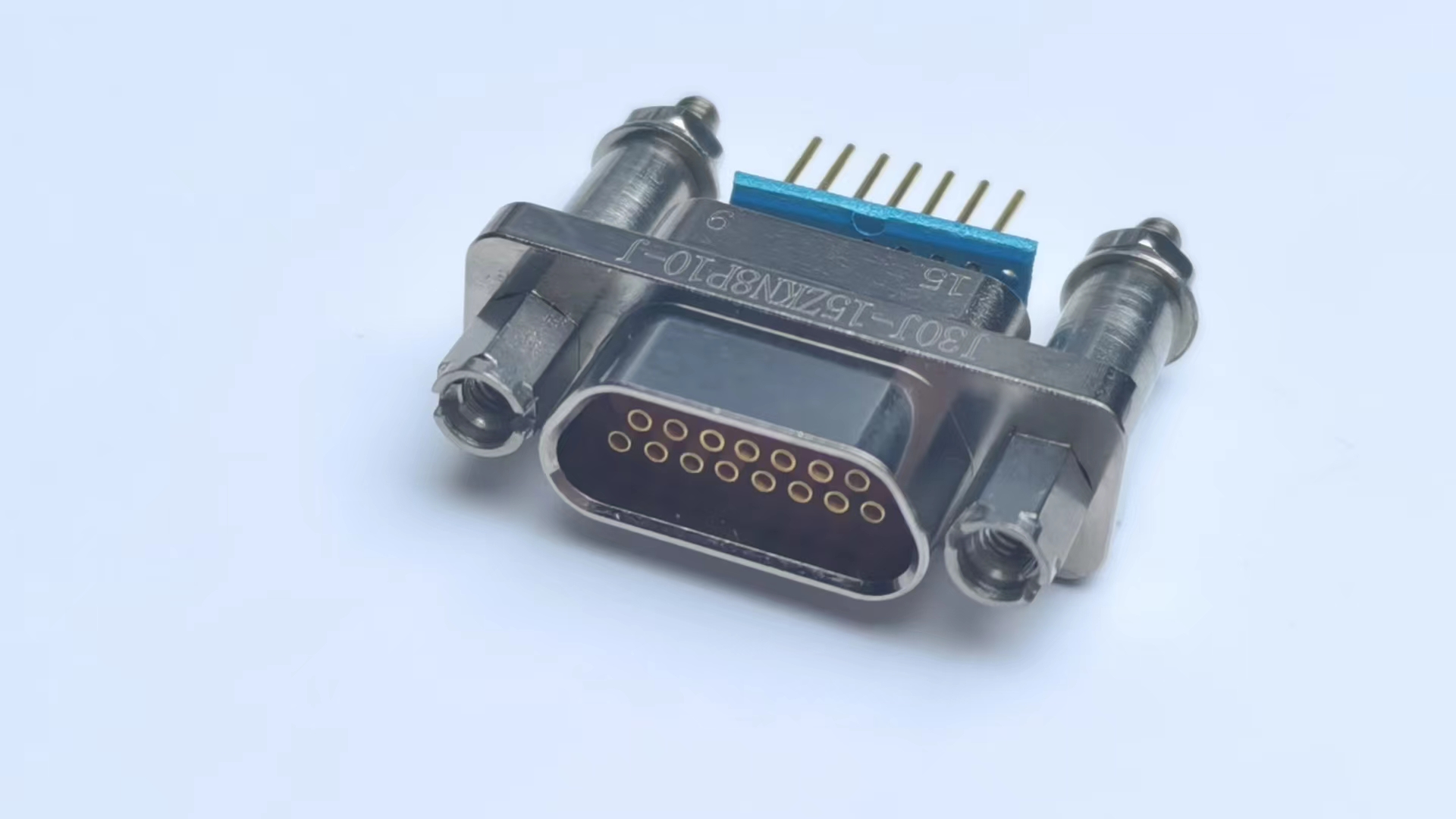 Серия J30J микроматричных электрических соединителей со стержнями из сплетенной проволоки（Продукт базового типа с клепанным соединением/Модифицированный продукт с клепанным соединением）