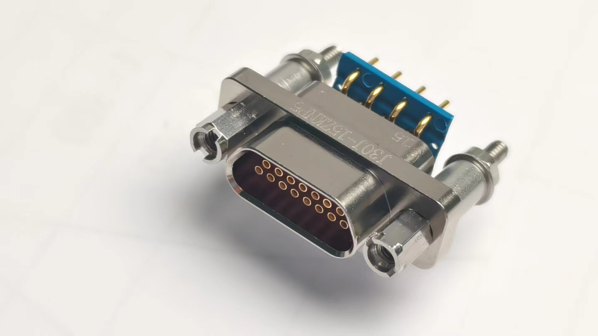 Серия J30J микроматричных электрических соединителей со стержнями из сплетенной проволоки（Продукт базового типа с клепанным соединением/Модифицированный продукт с клепанным соединением）