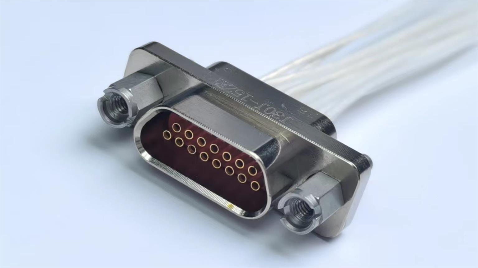 Серия J30J микроматричных электрических соединителей со стержнями из сплетенной проволоки（Продукт базового типа с клепанным соединением/Модифицированный продукт с клепанным соединением）