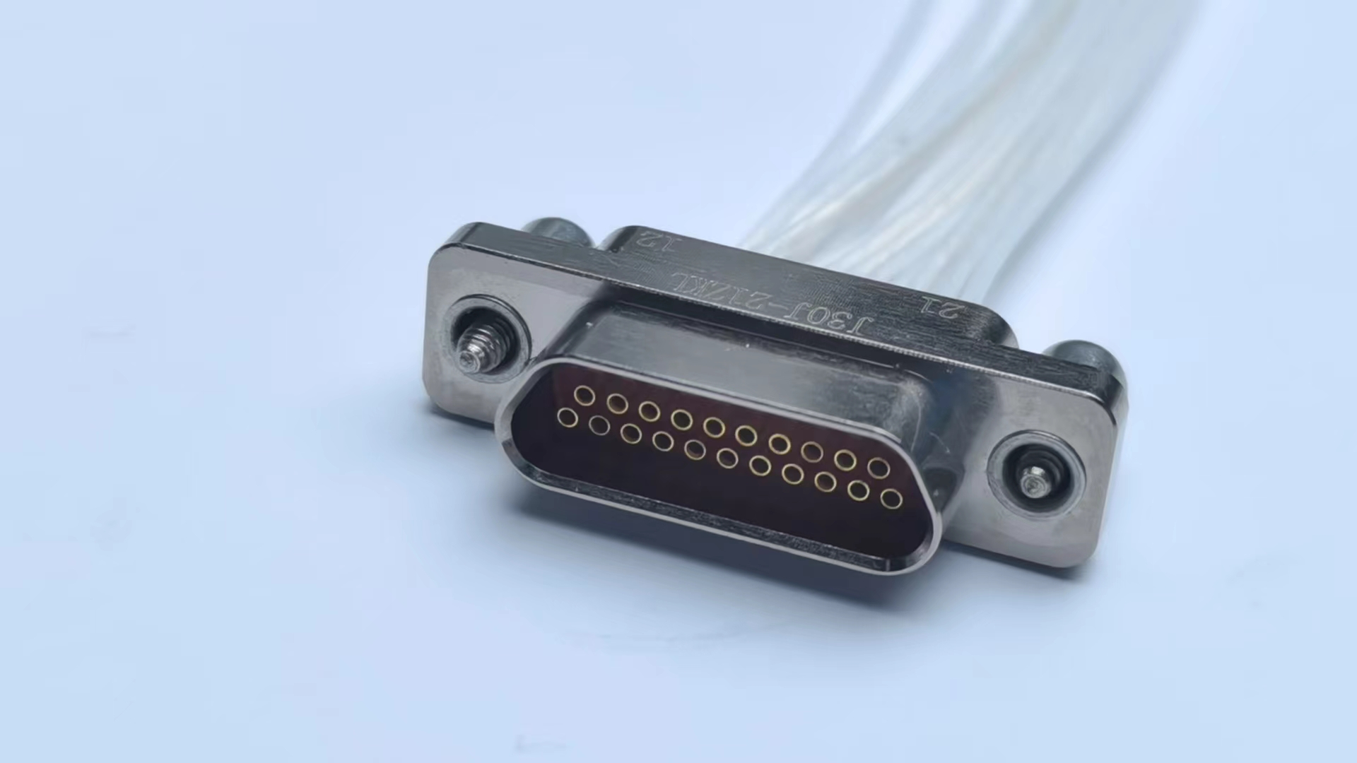 Серия J30J микроматричных электрических соединителей со стержнями из сплетенной проволоки（Продукт с сварным соединением/Продукт для печатной платы прямого типа）