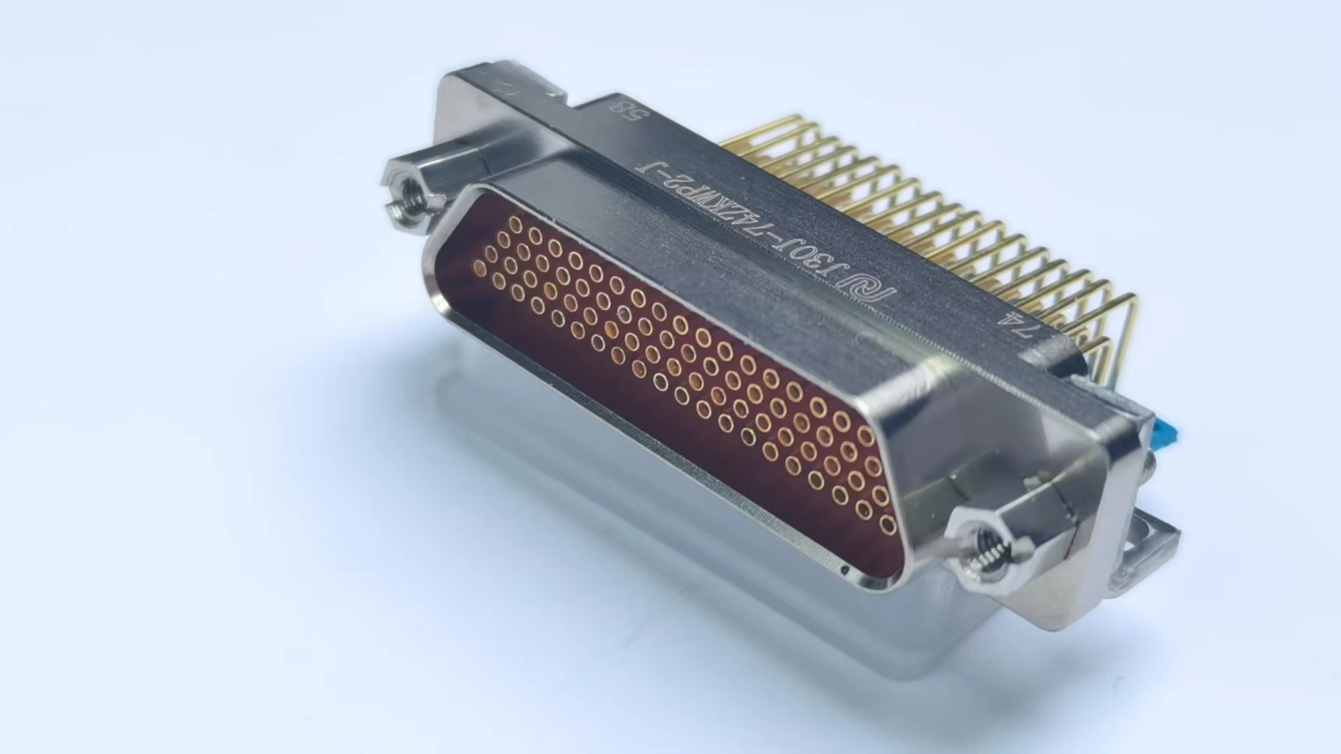 Электроконнекторы серии J30J с комбинированным подключением малого и большого тока（Изогнутая печатная плата/J30J-A3 Зажим для кабеля）