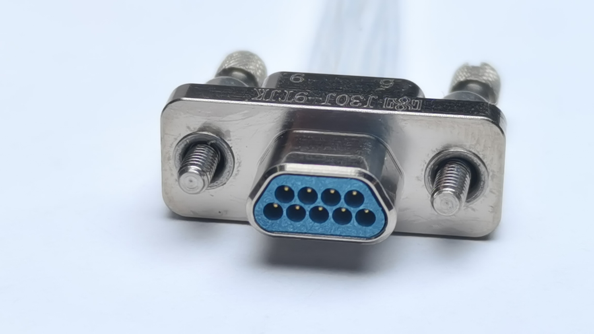 Серия J30J микроматричных электрических соединителей со стержнями из сплетенной проволоки（Модифицированный продукт серии с быстрым замком/Продукт с инверсией штырей и гнезд/Продукт с клеевым герметичным уплотнением）