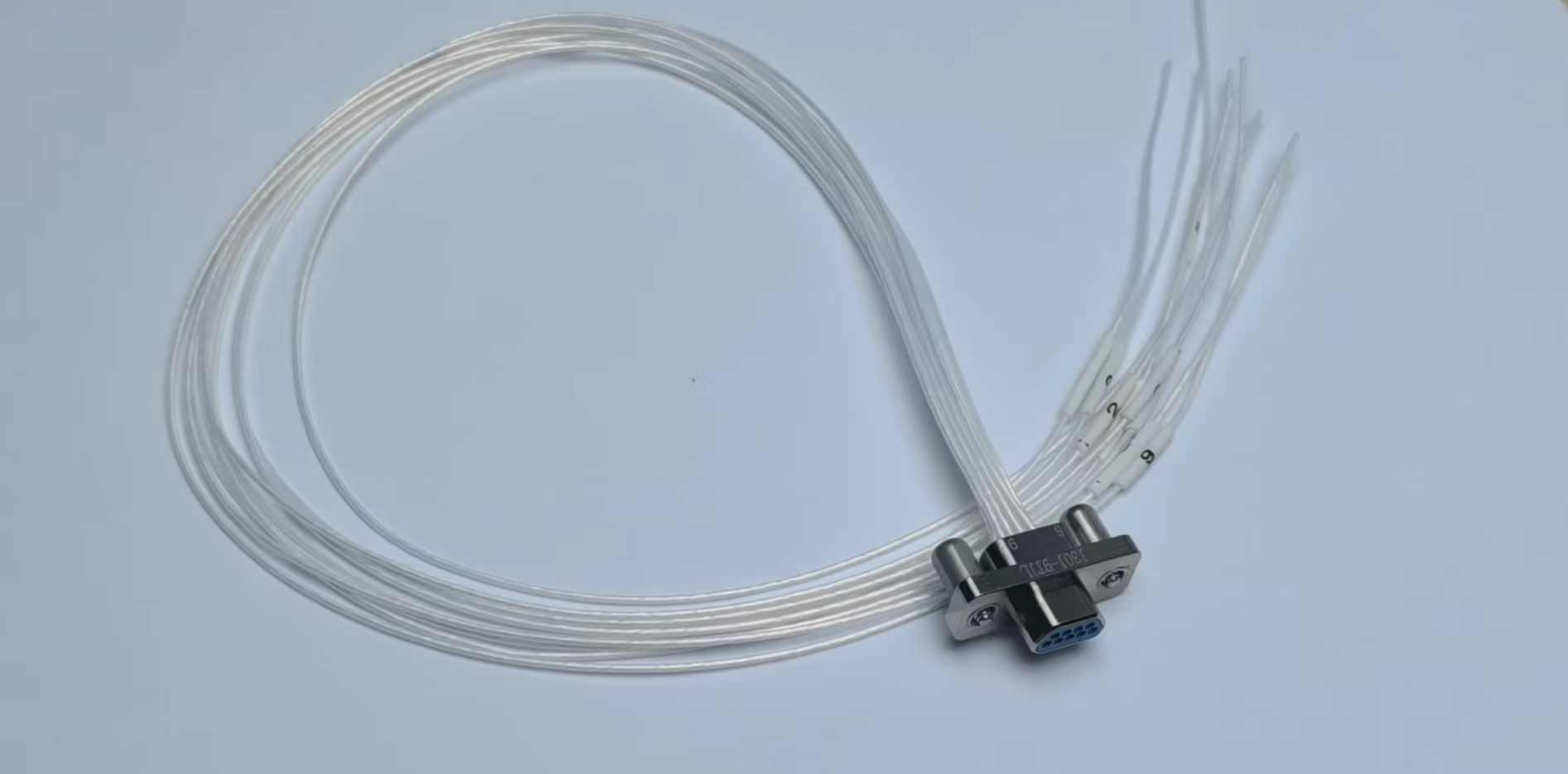 Электроконнекторы серии J30J с комбинированным подключением малого и большого тока（Тип обжима/Сварной тип）