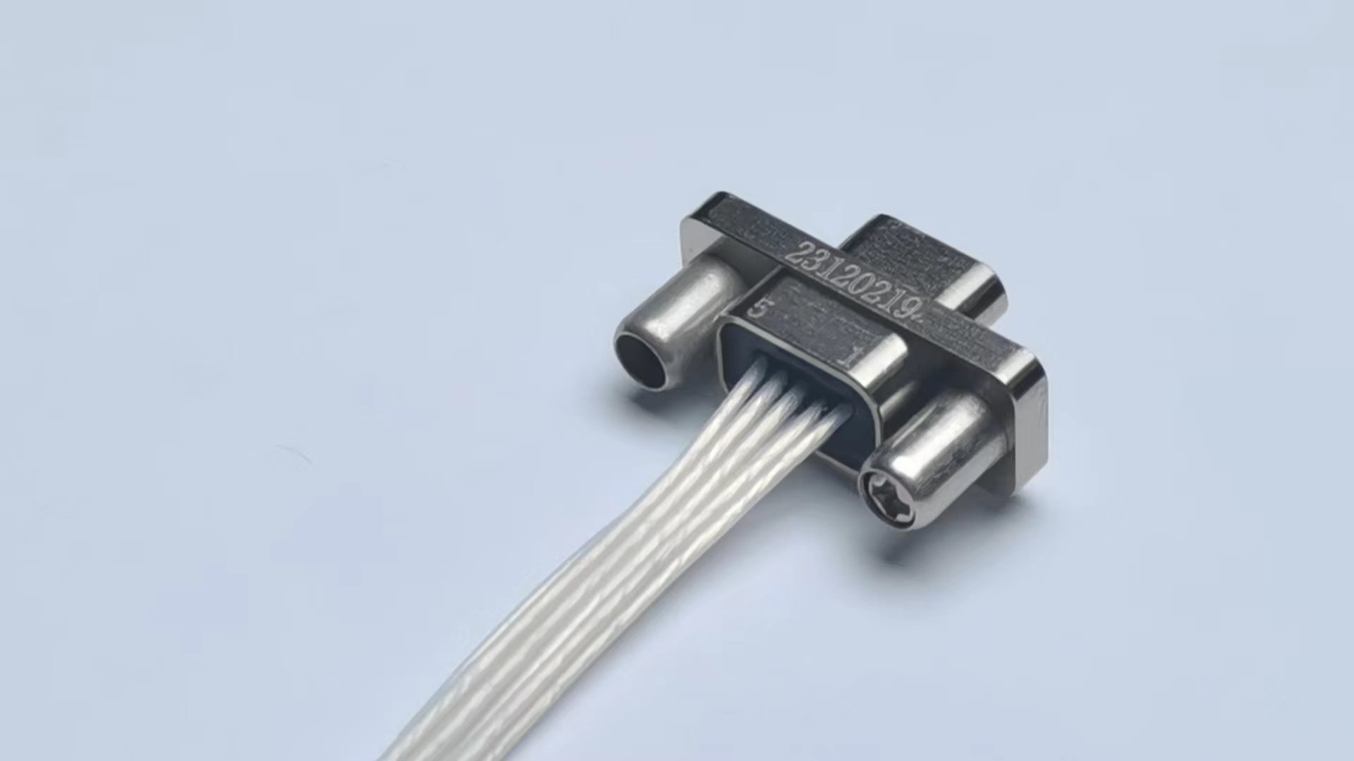 Электроконнекторы серии J30J с комбинированным подключением малого и большого тока（Тип обжима/Сварной тип）