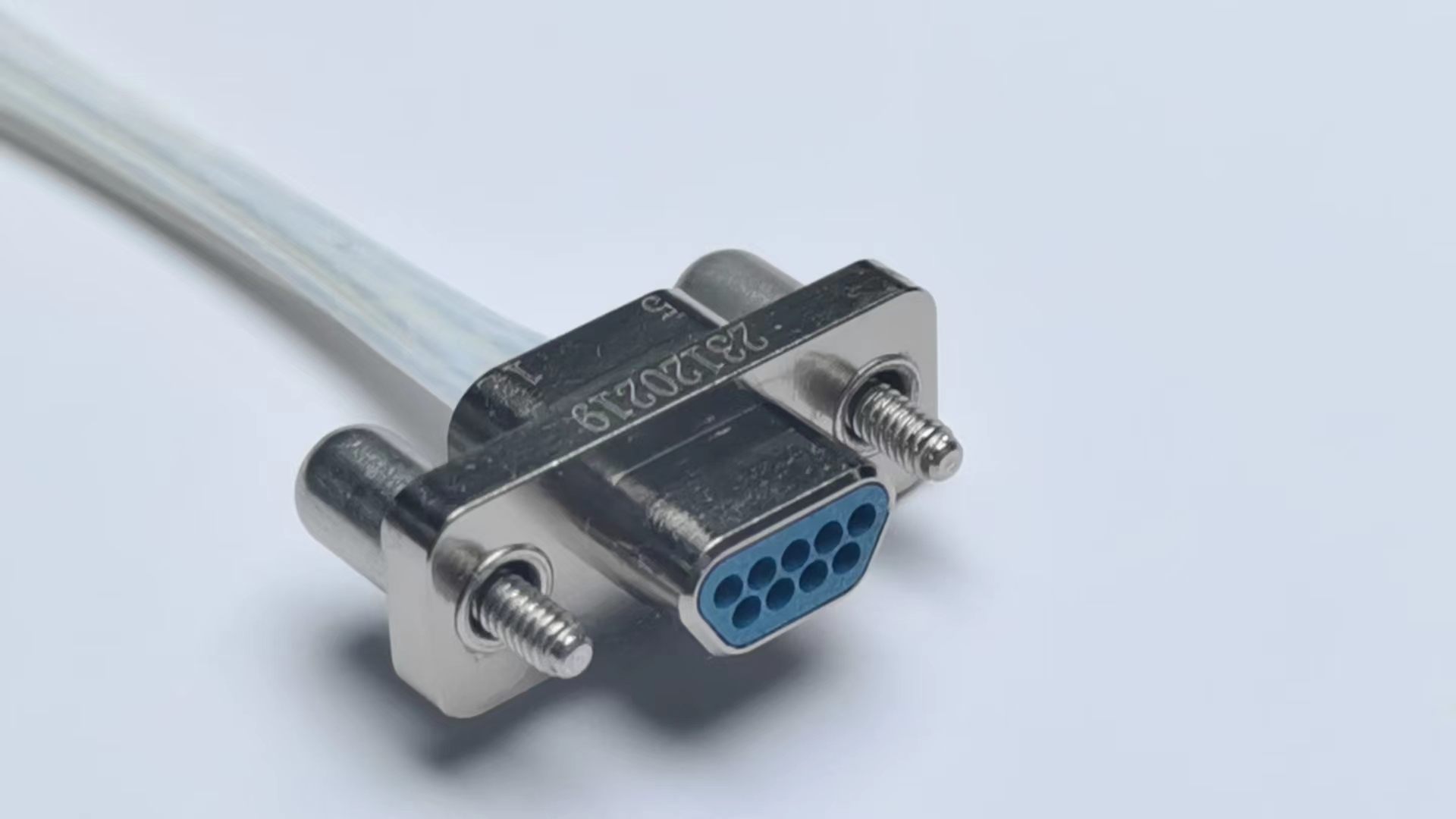 Электроконнекторы серии J30J с комбинированным подключением малого и большого тока（Тип обжима/Сварной тип）