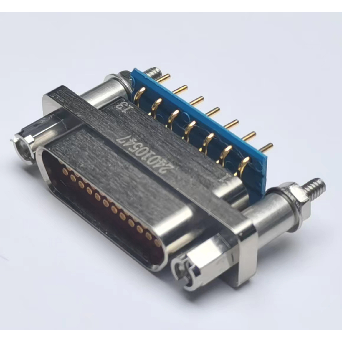 Электрические разъёмы J30J соединены малым и большим током