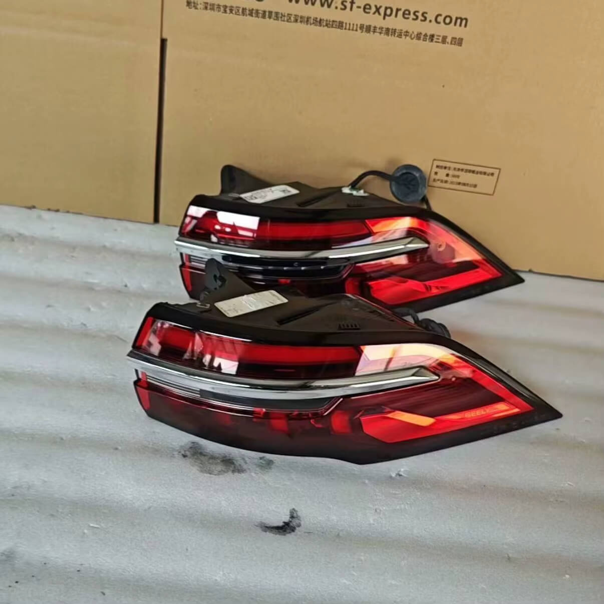 Правый задний фонарь для Geely Monjaro, OE 8889165547