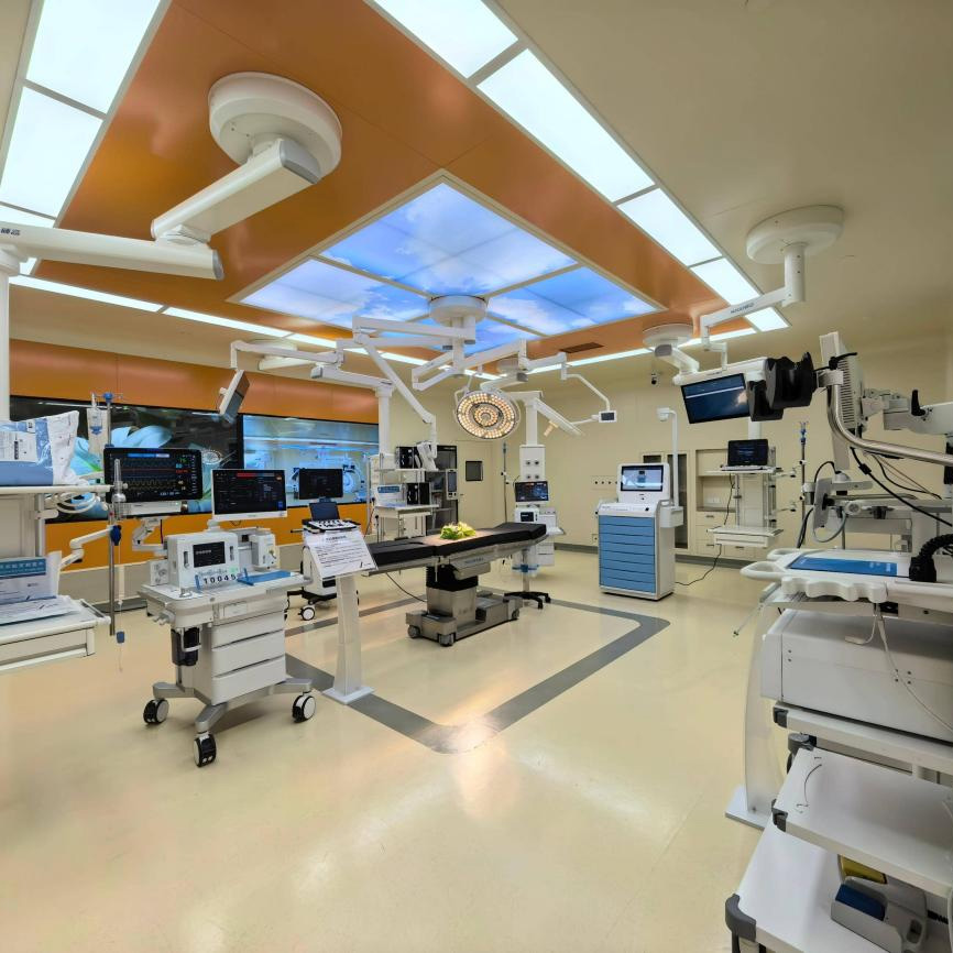 Tongchuang Purification осуществляет межрегиональные поставки фильтров для Huasheng Medical Group , гарантируя качество медицинских услуг в рамках цепочки за счет интегрированных решений.