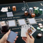 Импортные бумажные игральные карты с черным сердечником EVV Casino особого качества