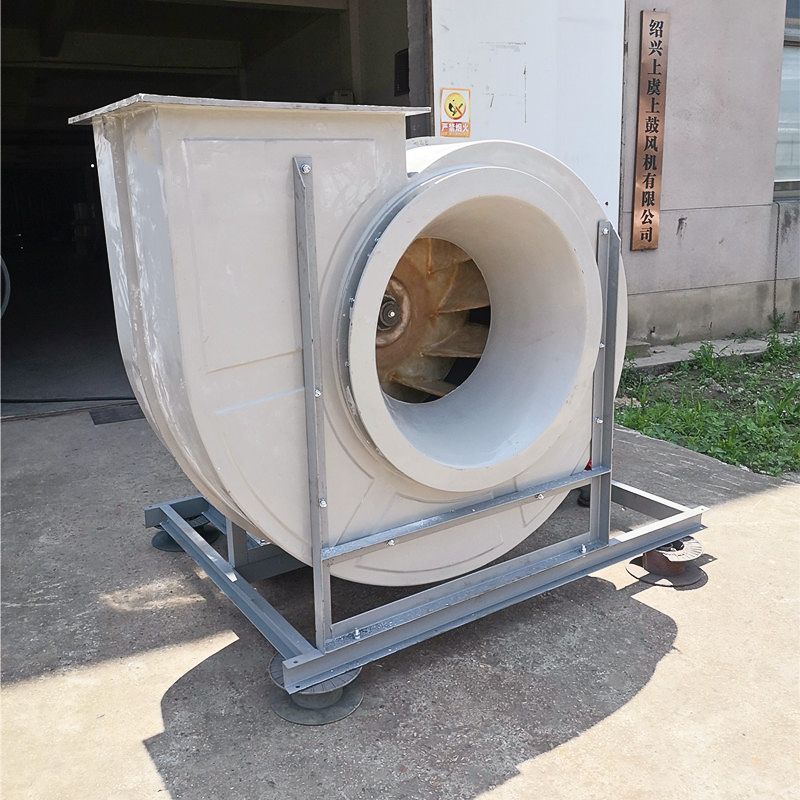 Крышные центробежные вентиляторы: как выбрать надежное решение для промышленной вытяжки воздуха