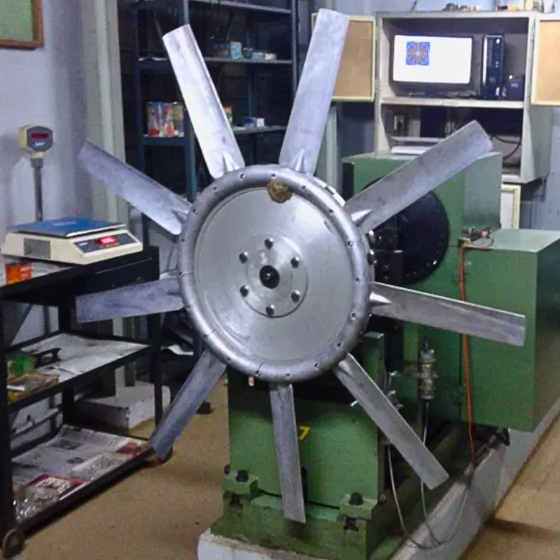 యాక్సియల్ ఫ్యాన్ బ్లేడ్లు: నిర్దిష్ట పనుల కోసం పదార్థాన్ని ఎలా ఎంచుకోవాలి?