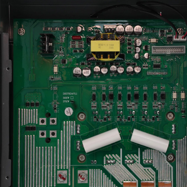 Компактный высокопроизводительный векторный преобразователь частоты серии LC630A