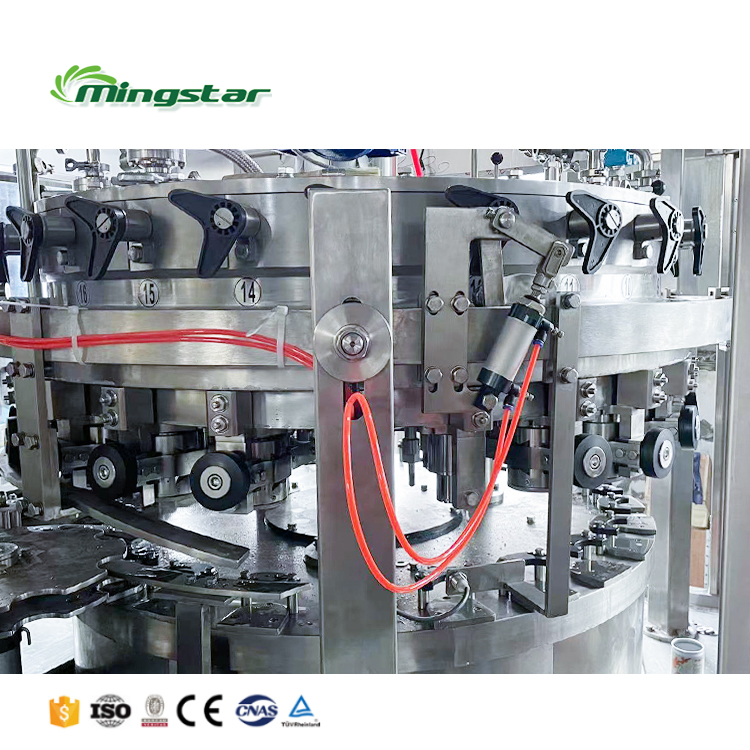 Машина для розлива и запайки алюминиевых пивных банок на заводе газированных напитков по производству газированной воды с ценой на всю жестяную линию