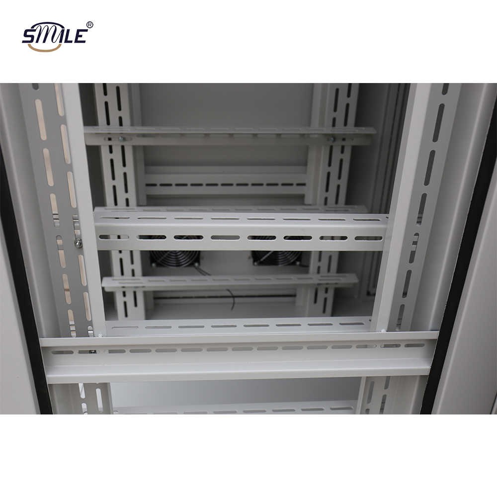 Шкафы управления CHNSMILE изготавливаются из промышленной оцинкованной стали, алюминиевых сплавов и нержавеющей стали. - SMILE TECH