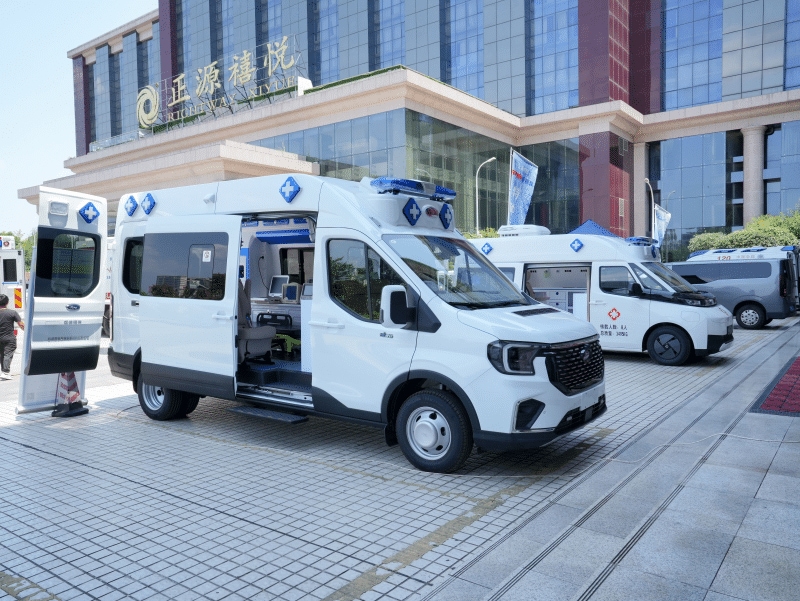 APK V363 Ambulance