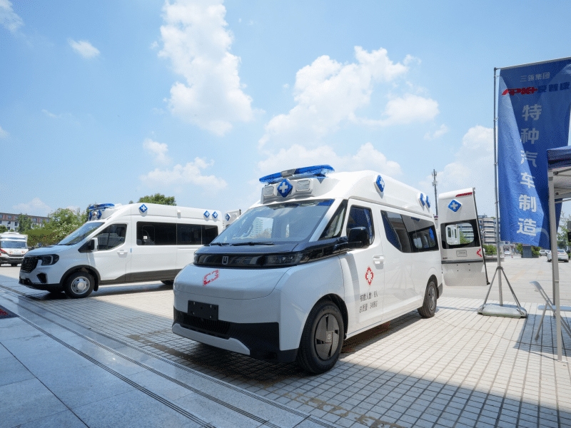 APK Geely Remote Electric Ambulance