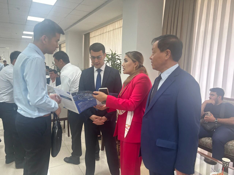 Группа компаний Juyuan представляет свои возможности на выставке в Центральной Азии, расширяя возможности сотрудничества (5)