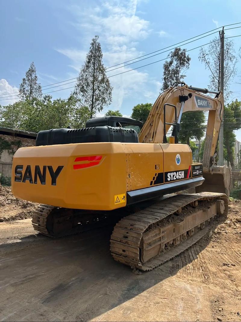 Экскаватор SANY 245: инновации и надёжность?