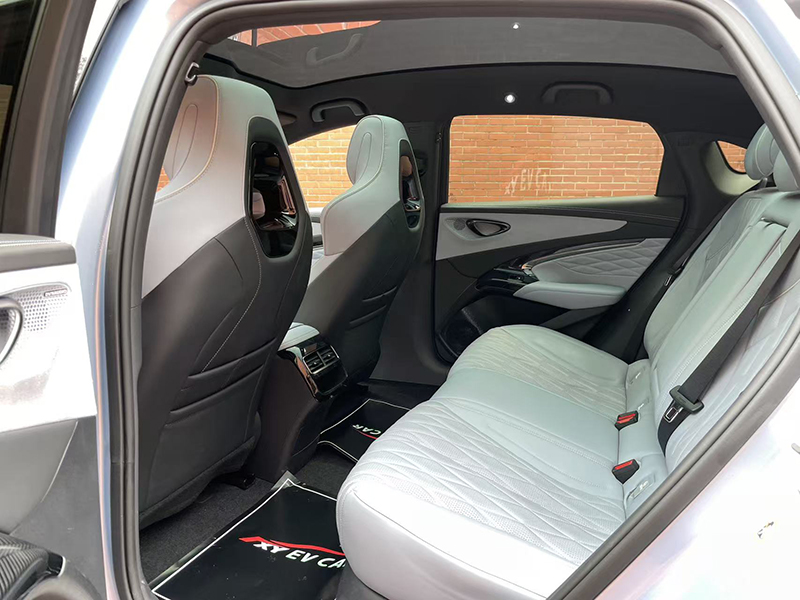 Смотрим на подрамник Подержанный автомобиль во время краш-теста