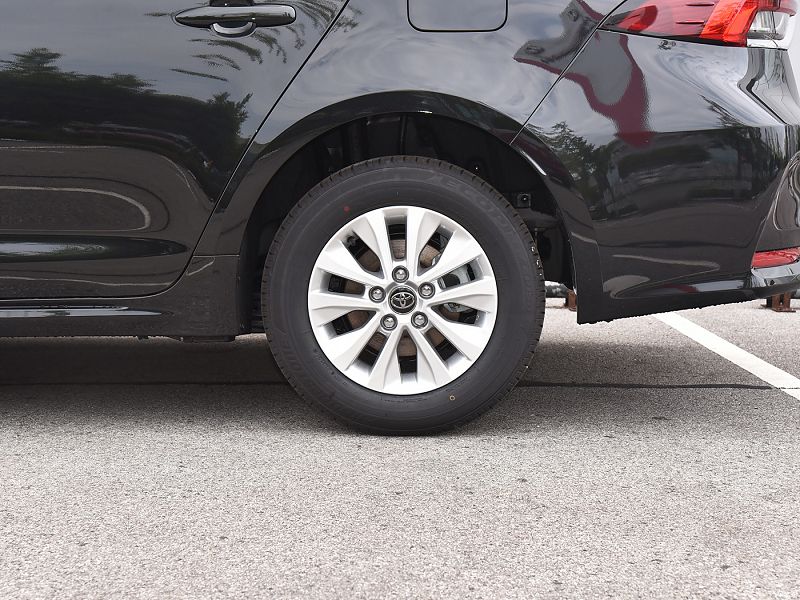 Детали шасси, безопасность и адаптивность Экономичные автомобили