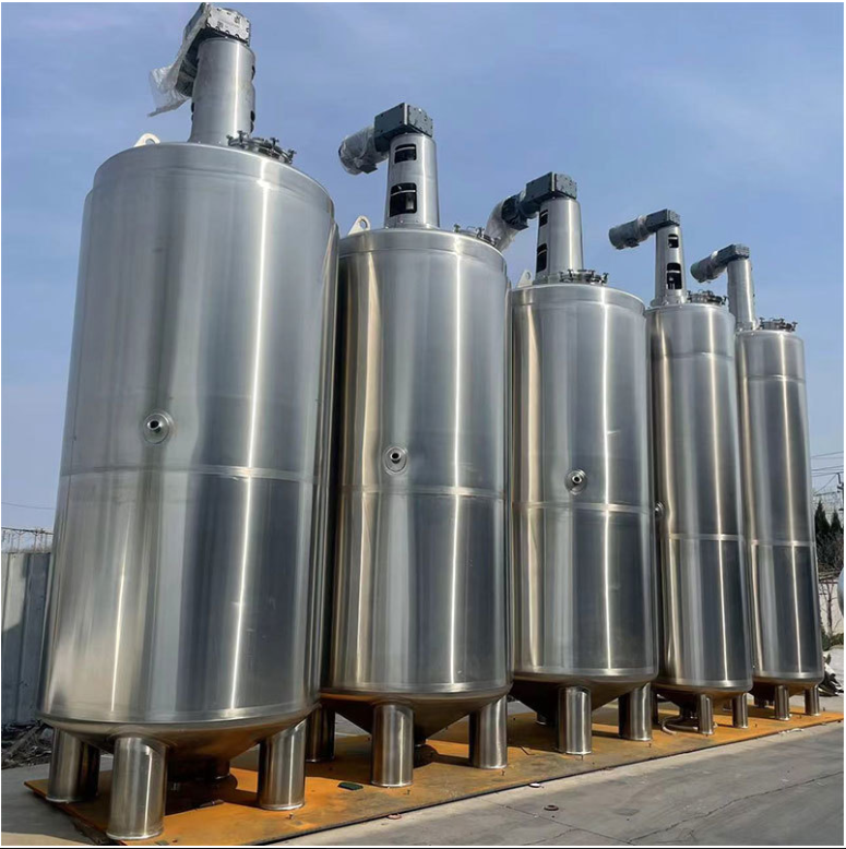 Смесительные емкости из нержавеющей стали: невидимые герои современной промышленности.