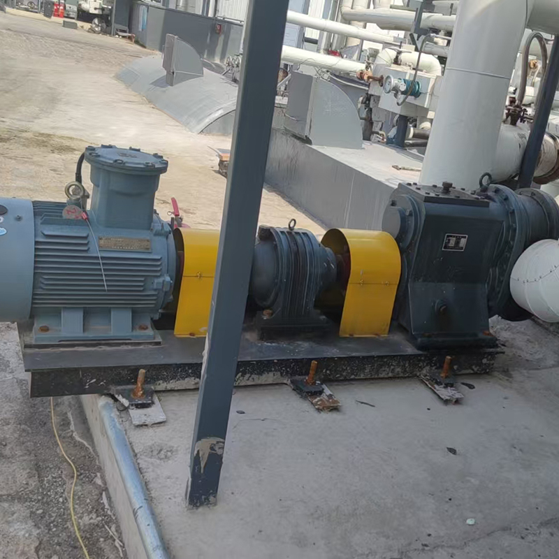 Насосы для нефтехимии: Эффективное решение для перекачки нефти и битума