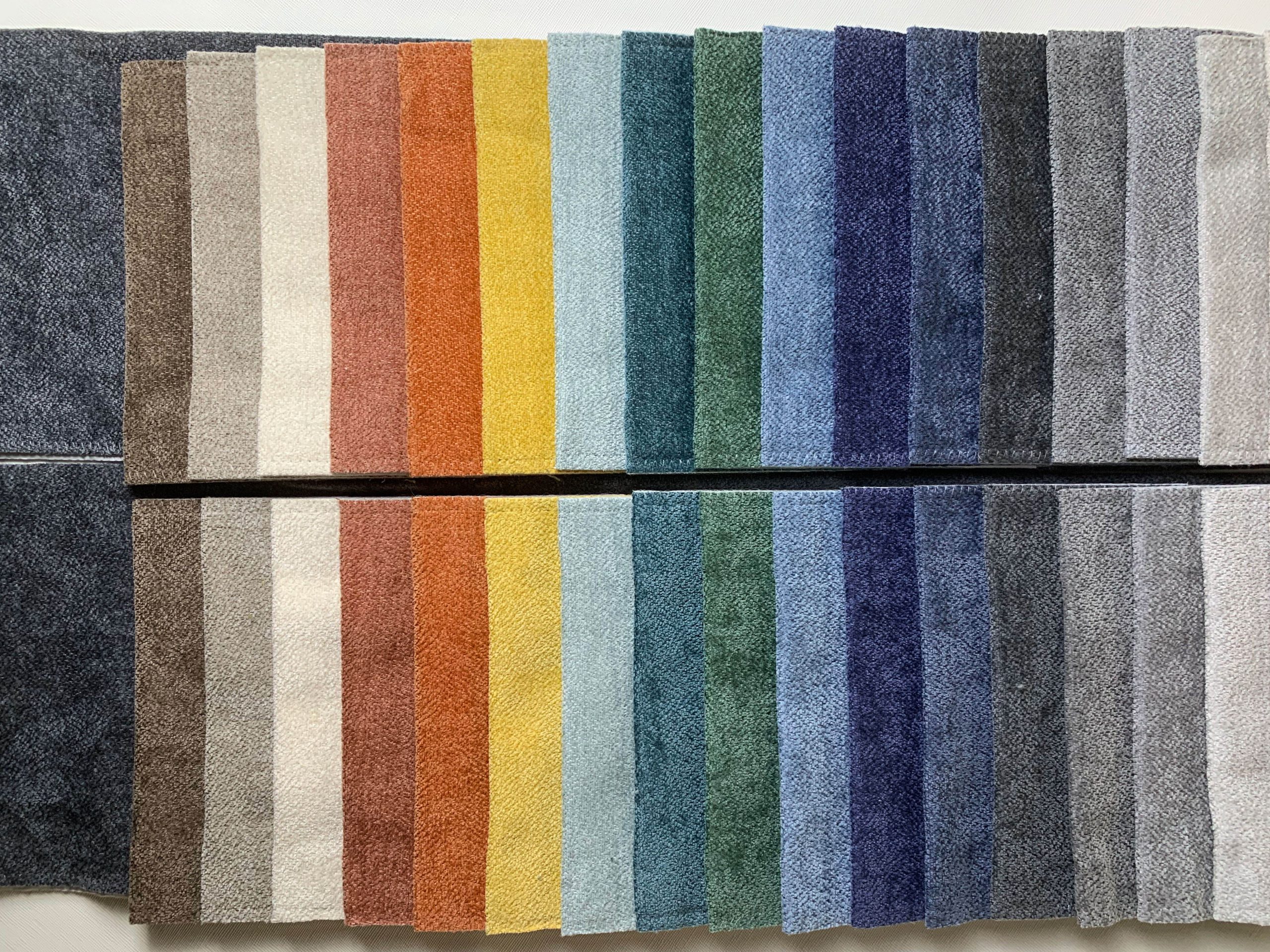 Водонепроницаемая обивка для дивана изготовлена ​​из 100% полиэфирного волокна.