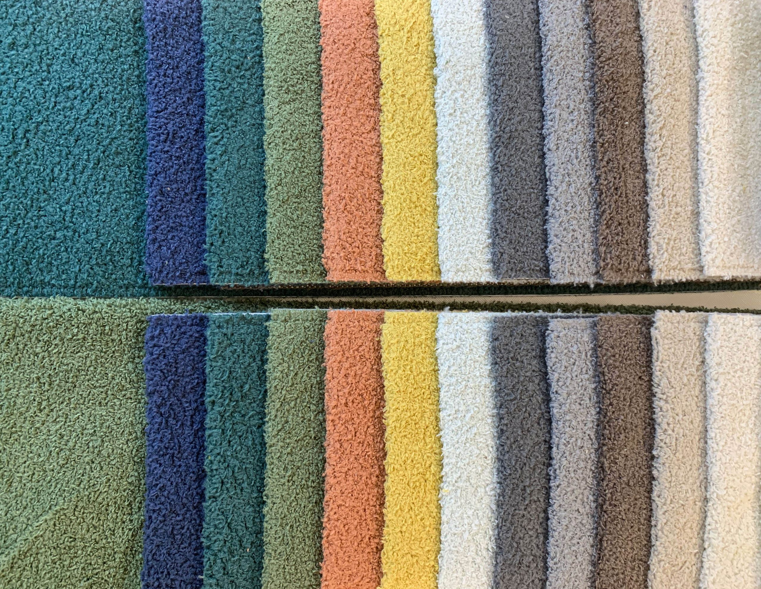 Водонепроницаемая обивка для дивана изготовлена ​​из 100% полиэфирного волокна.