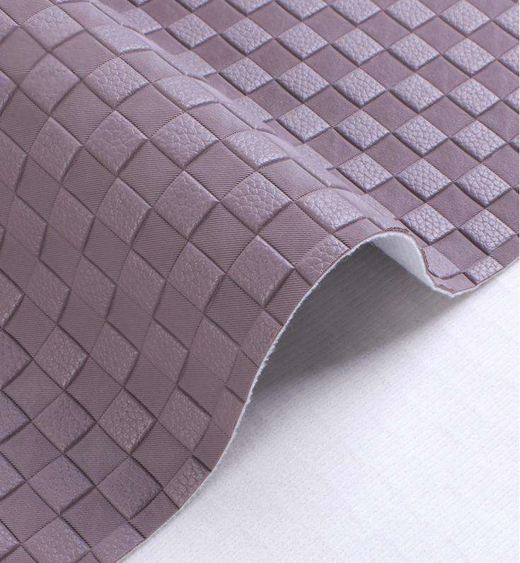 Экологически чистая ПВХ-кожа с возможностью индивидуального заказа – плетеные и клетчатые узоры.