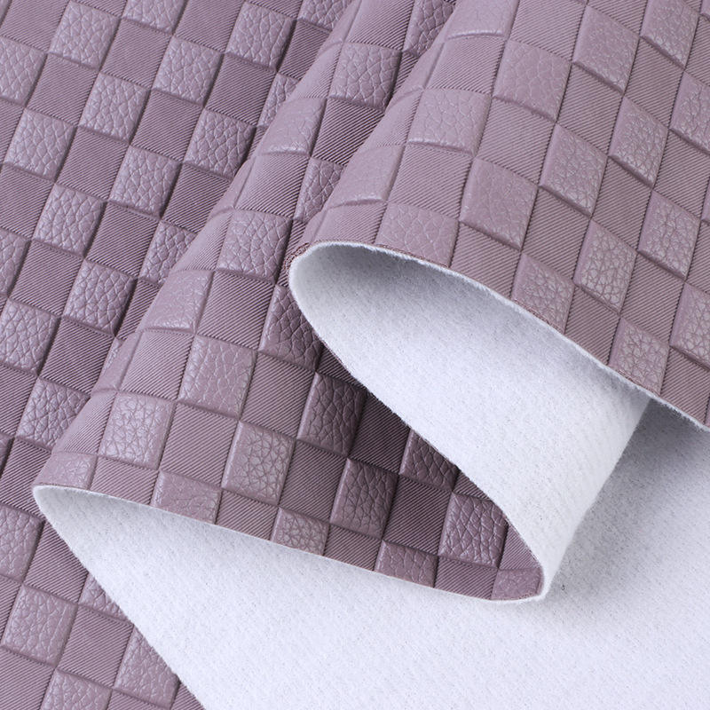 Экологически чистая ПВХ-кожа с возможностью индивидуального заказа – плетеные и клетчатые узоры.