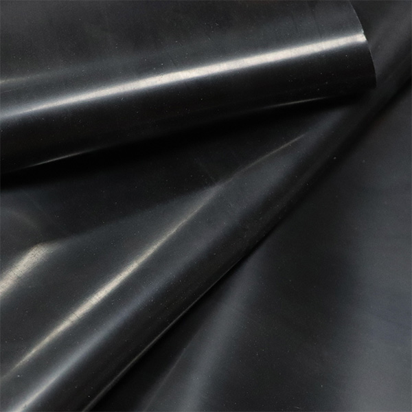 Латексная кожа 0,25 — 1,2 мм толщиной и может быть упакована в одежду для обуви