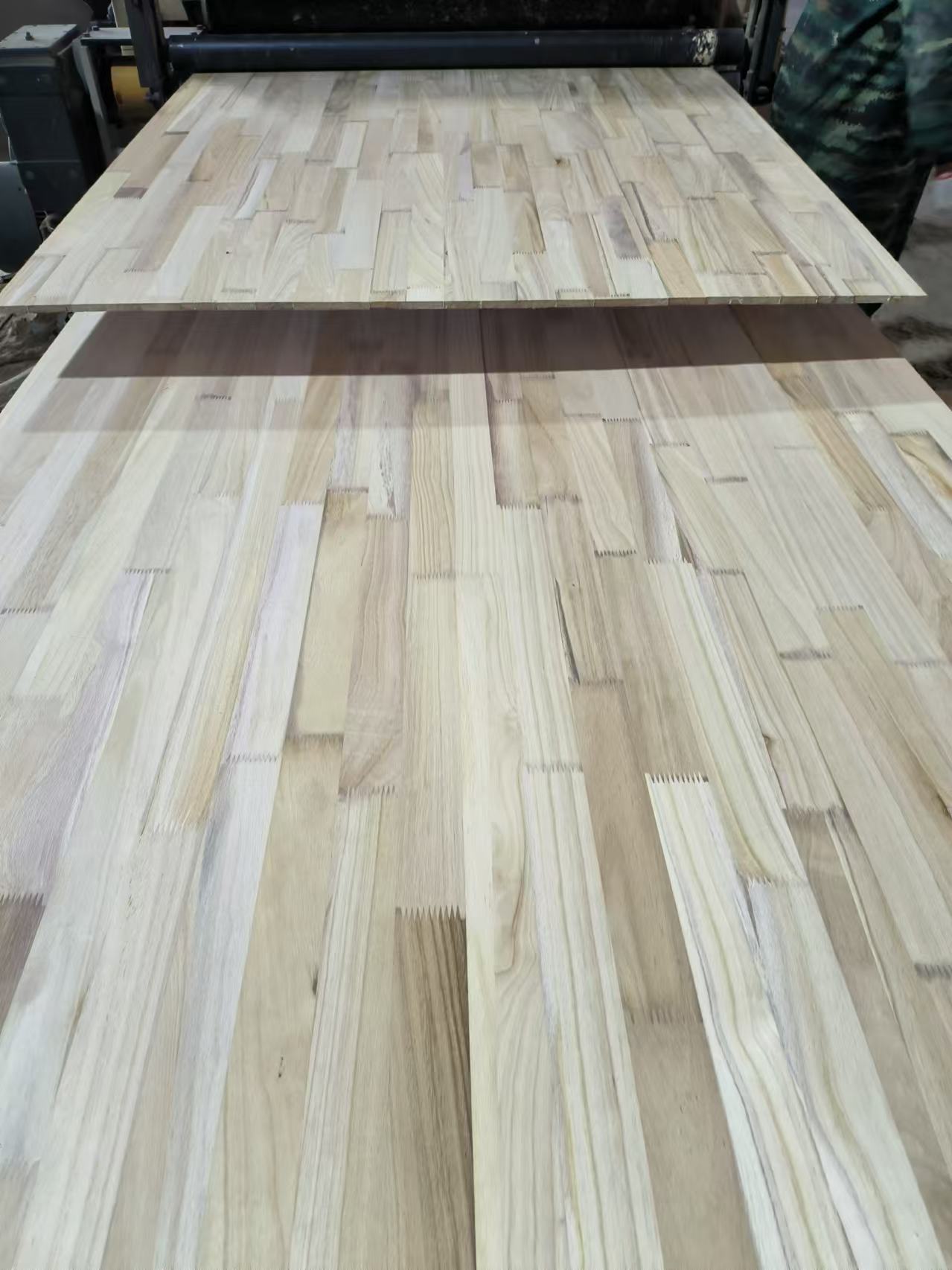 Доска из массива павловнии толщиной 16 мм (18 мм), соединение «шип-паз», павловния FJ.