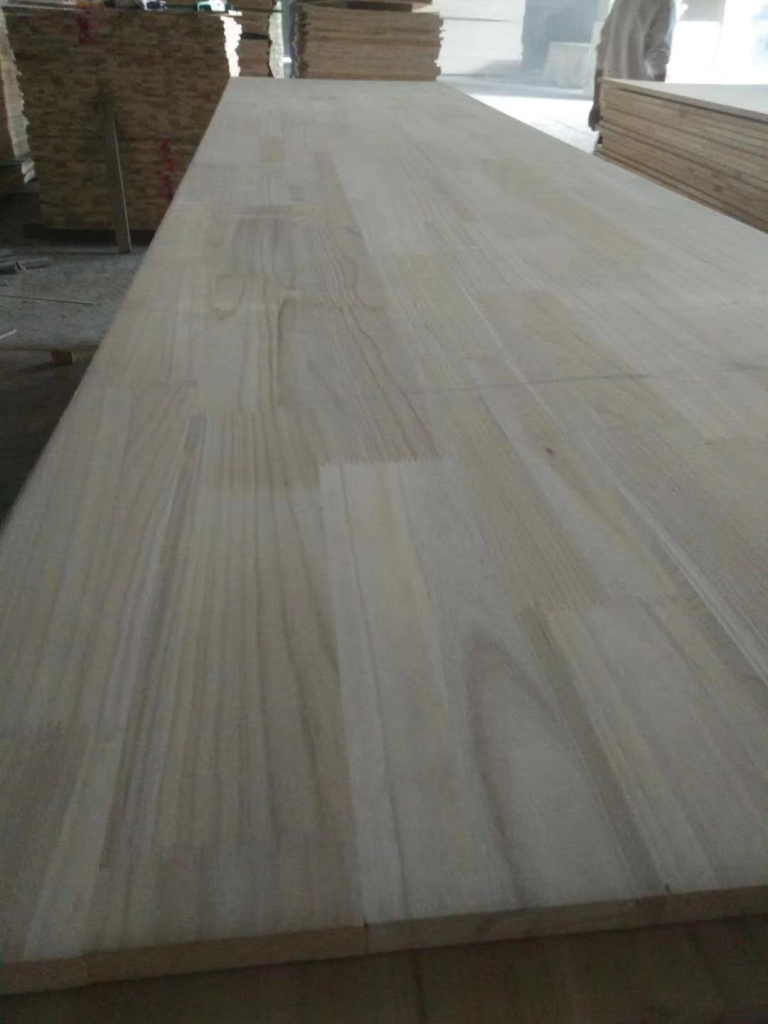 Новый продукт, изготовленный из мебели из тагро...