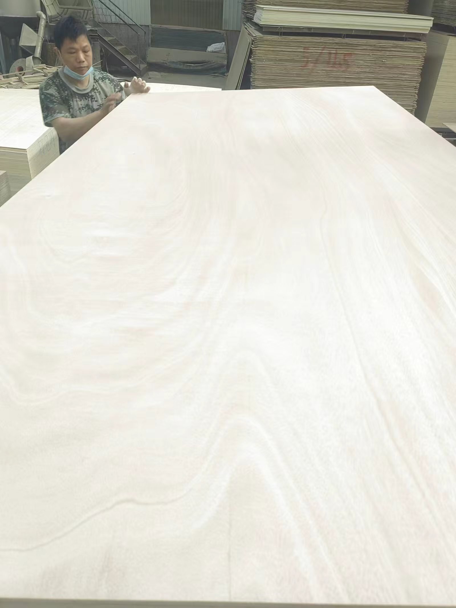 Строительная фанера Санкции Многопрофильная сплошная древесина Многослойная конструкция Ремонт Клееная плита по требованию