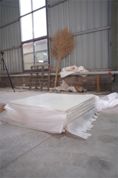 Оптовая сосновая края-клеиваемая панель с водной белой краской E0/E1 класса настраиваемый размер для мебели