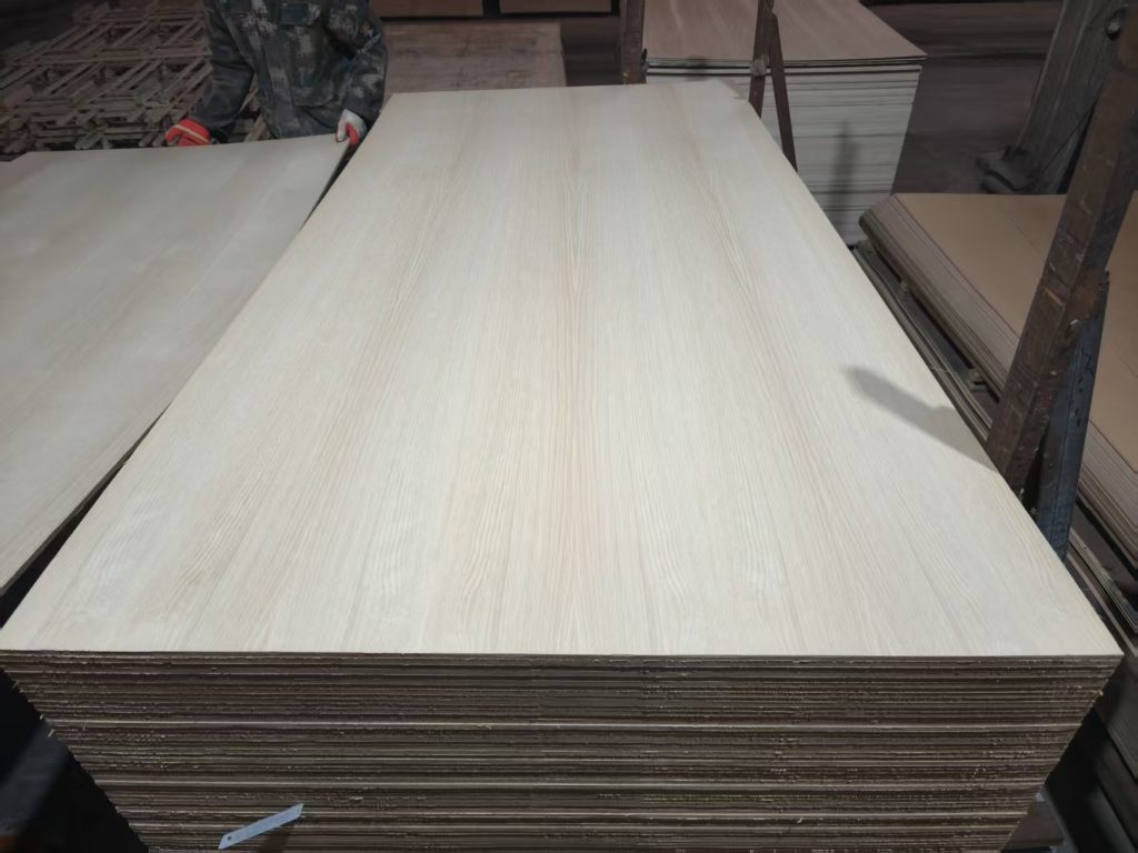 Белая дубовая доска плотности: предпочтительное...