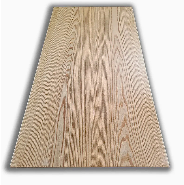 Натуральная высококачественная фанера из дуба используется в нескольких сценах: изготовление мебели — качественная основа для шкафов, кухонных столов, шкафов, кроватей