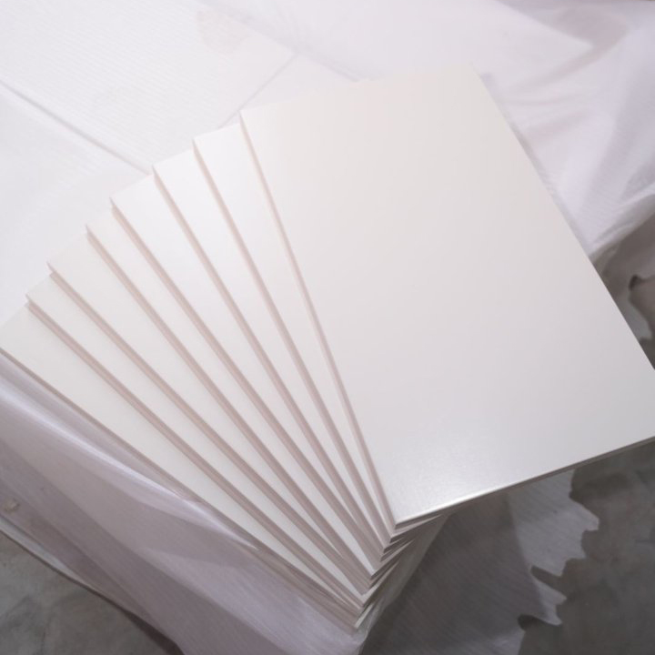 УФ-стойкая доска из массива дерева