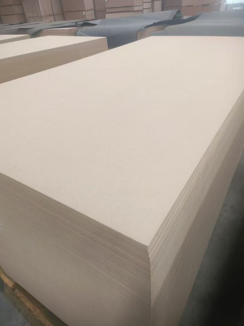 Многопрофильная плотная пластина, сжатая пластиной, обладает высокой плотностью обработки волокон в перегородке