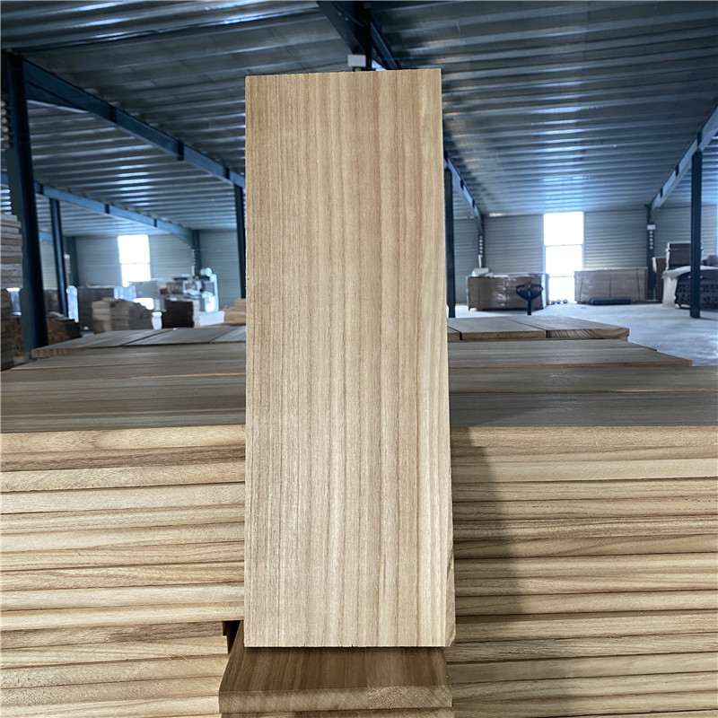 Массивные доски в ретро-цветах