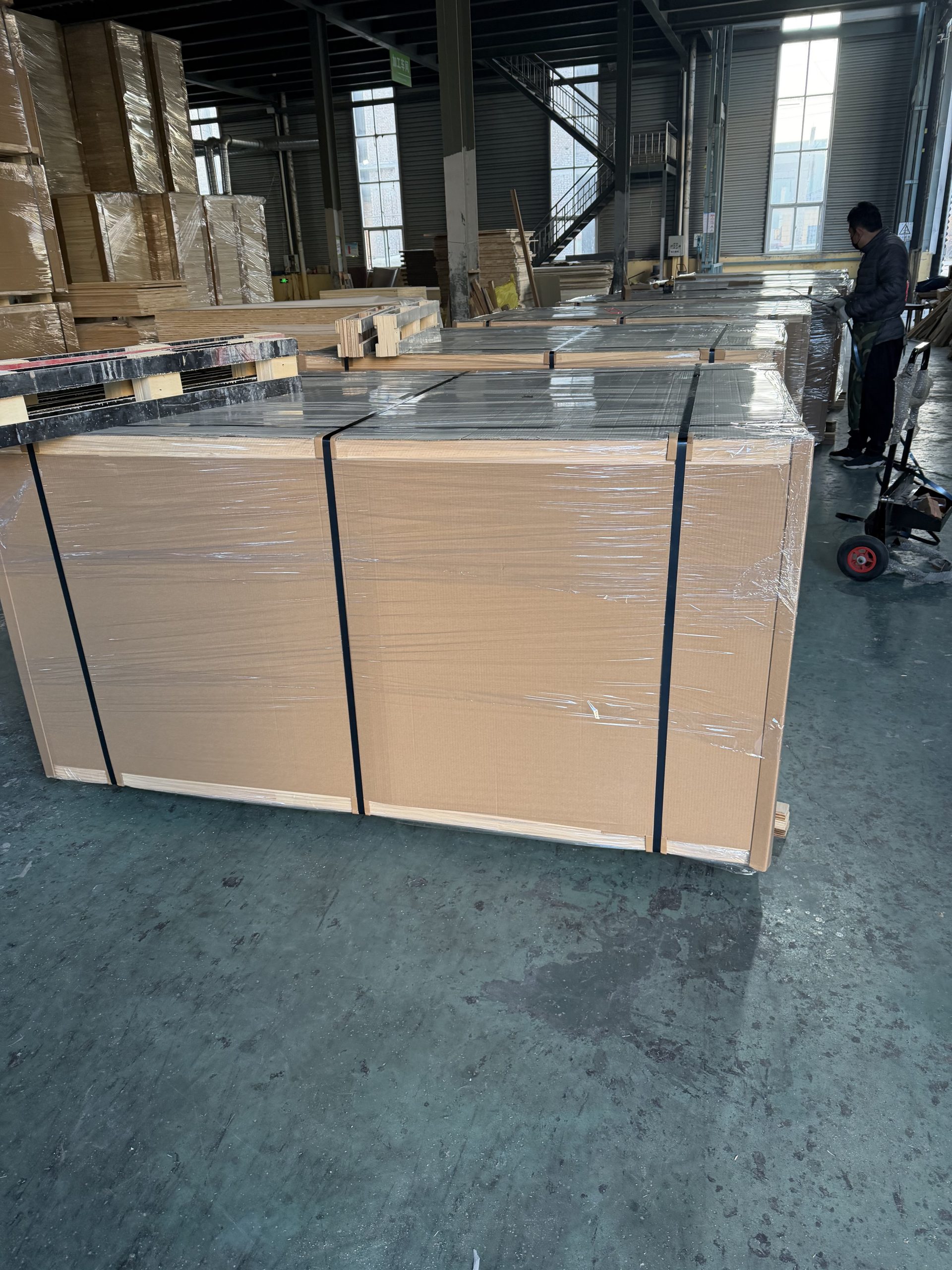 Производитель прямая продажа отбеливающего тунгового дерева цельного дерева мебели пенопласта доски