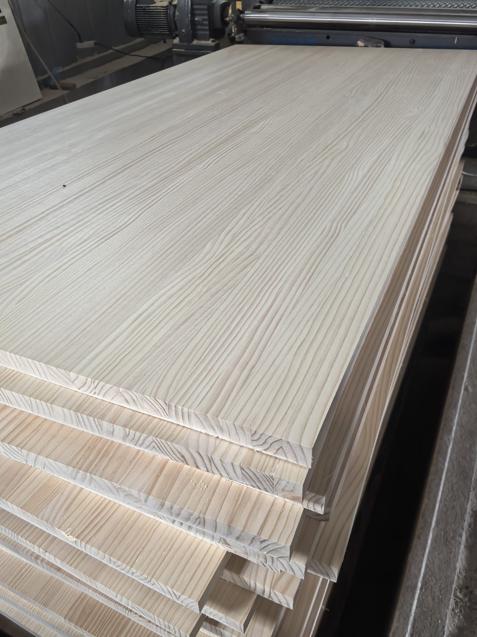 Натуральный цвет древесно-соснового края клееные платы для изготовления мебели высокого качества древесно-соснового дерева