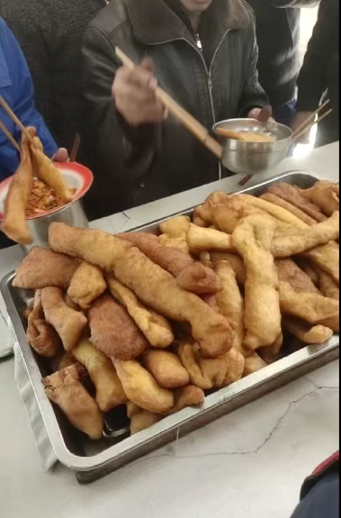 Тёплая Лава с праздничным настроением — компания «Тяньхэ Грязь» отмечает традиционный праздник вместе с сотрудниками