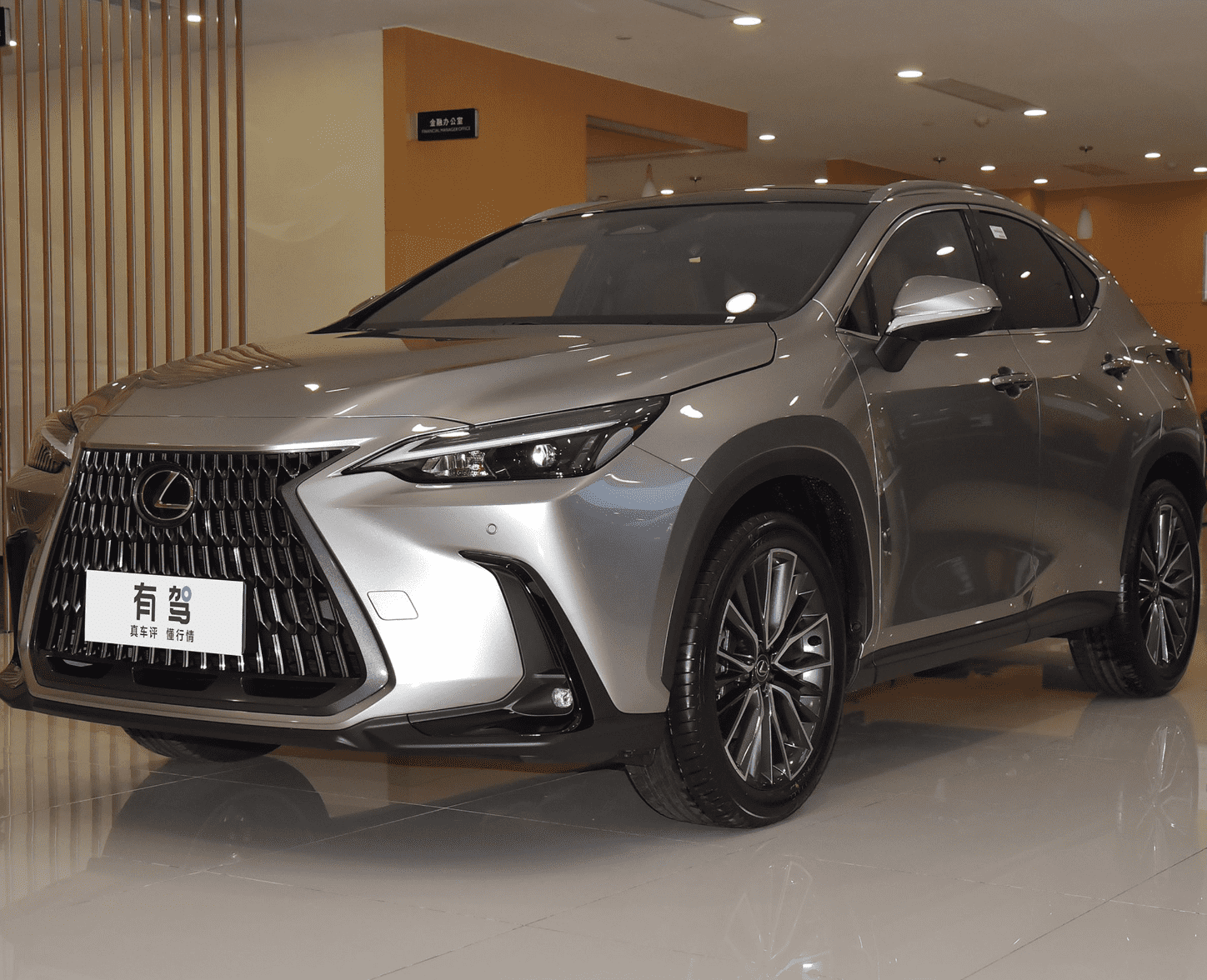 Новый энергетический автомобиль гибридный автомобиль внедорожник модель Lexus автомобиль NX импортированный из Китая