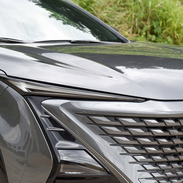 Топливные транспортные средства Chang'an Automobile Горячие продажи автомобилей Chang'an UNI-T высококачественные товары со скидкой, импортируемые из Китая - Купим машину вместе