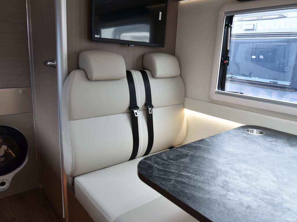 В чем преимущества деталей шасси для Пикапы и грузовики?