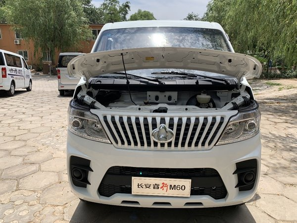 Подрамник Пассажирский автобус также может улучшить управляемость автомобиля