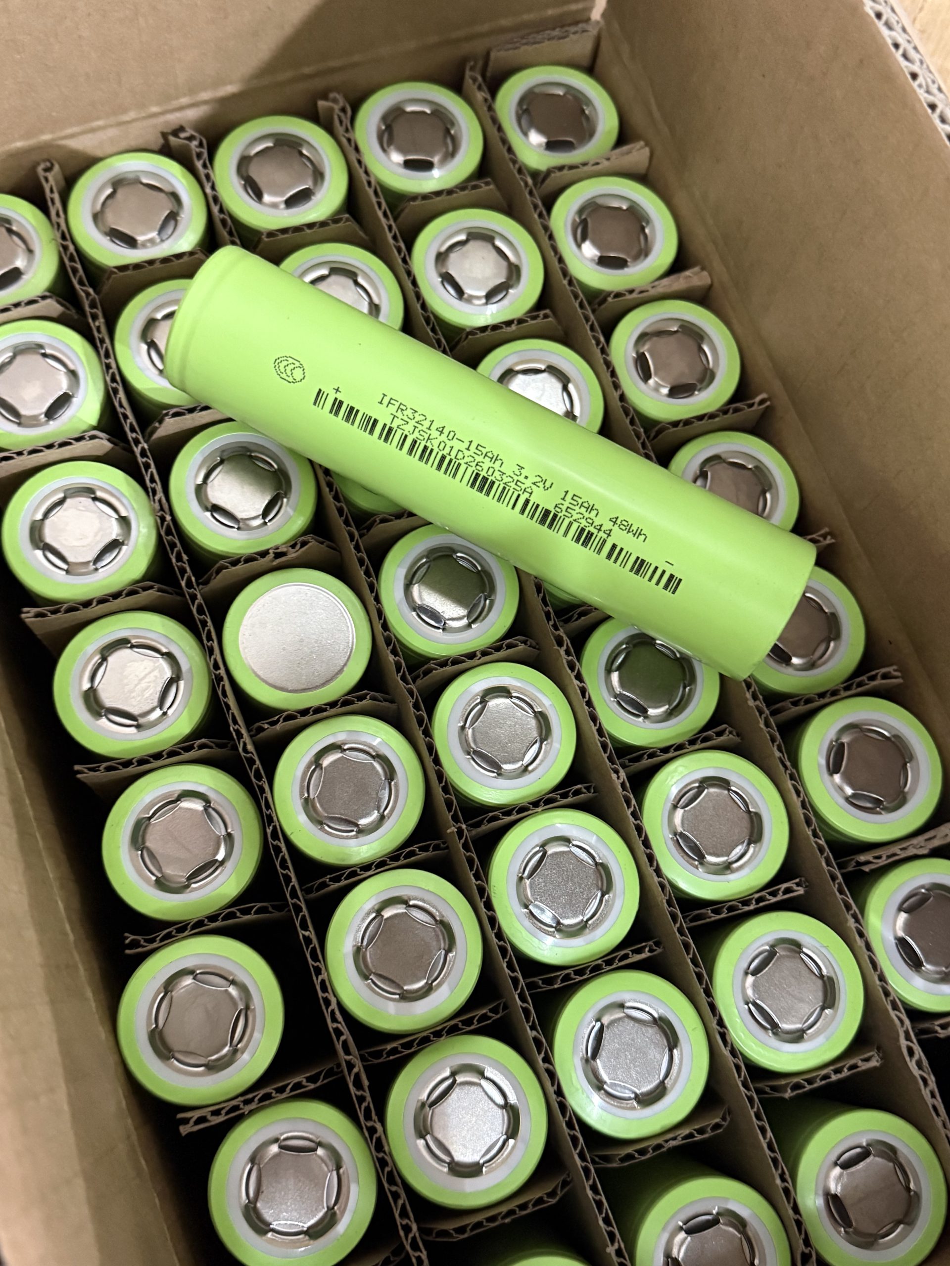 VBpower аккумуляторная ячейка 3.2В 15А·ч 32140 LiFePO4 для двухколёсных электромобилей / скутеров для мобильности / трёхколёсных электромобилей / электроскутеров / электроинструментов
