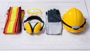 How to Work Safely with a Saw as a Beginner_