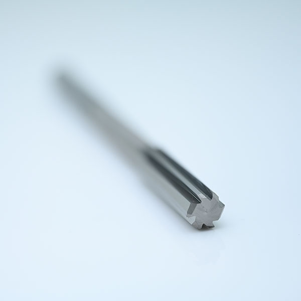 Высокопроизводительные многоканавочные развертки для сквозных отверстий – RN180X